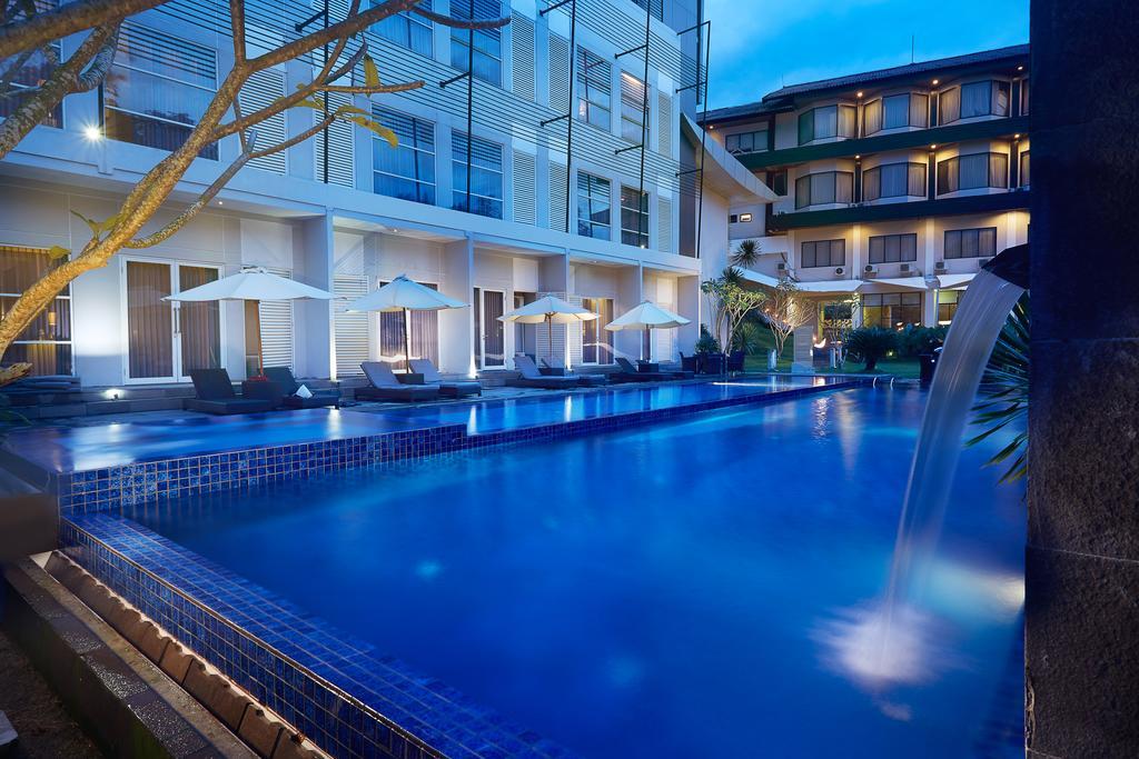 Grand Kecubung Hotel Pangkalanbuun Exterior foto