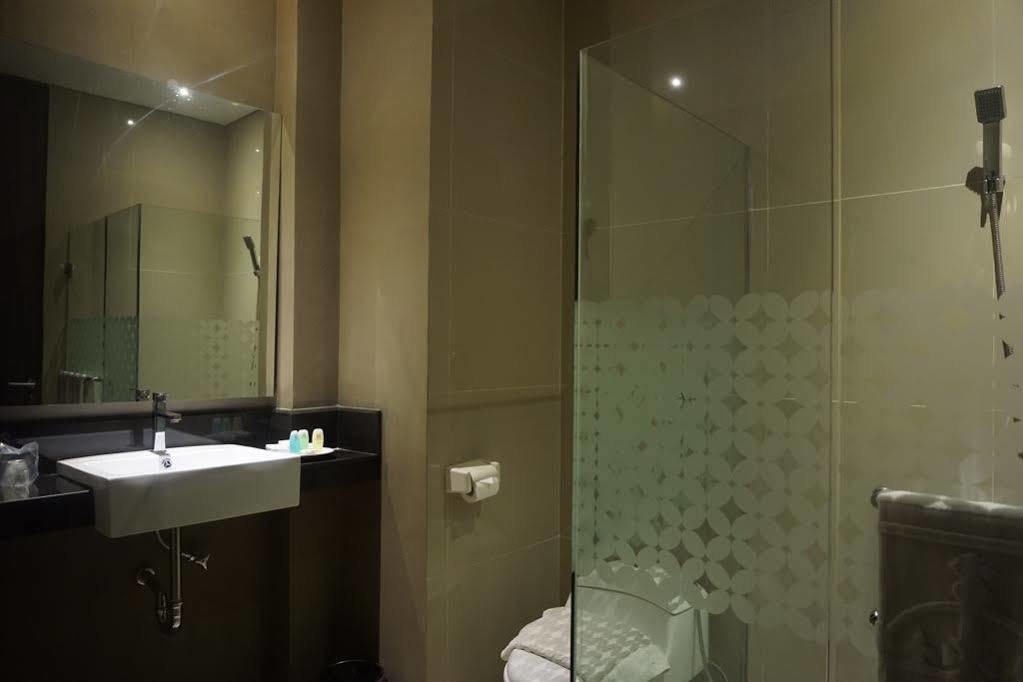 Grand Kecubung Hotel Pangkalanbuun Exterior foto