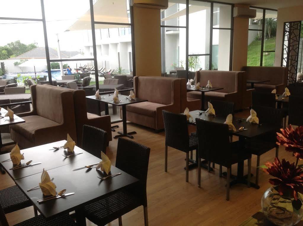 Grand Kecubung Hotel Pangkalanbuun Exterior foto